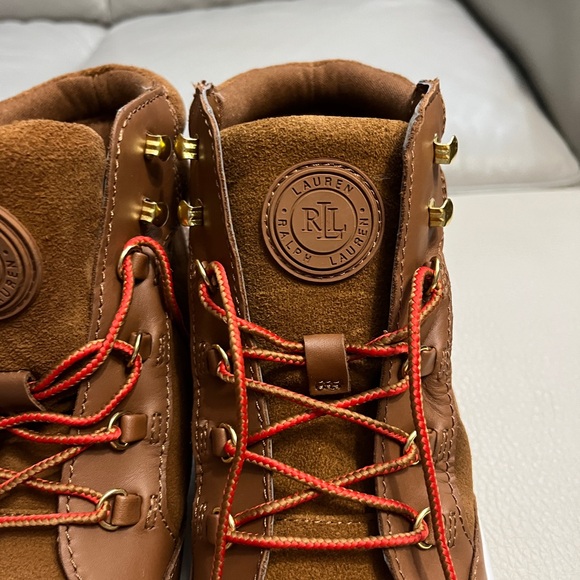 NWB - Lauren Ralph Lauren Women's Rylee Hiker Suede Sneaker - EU 40/US 8.5 - Picture 3 of 14